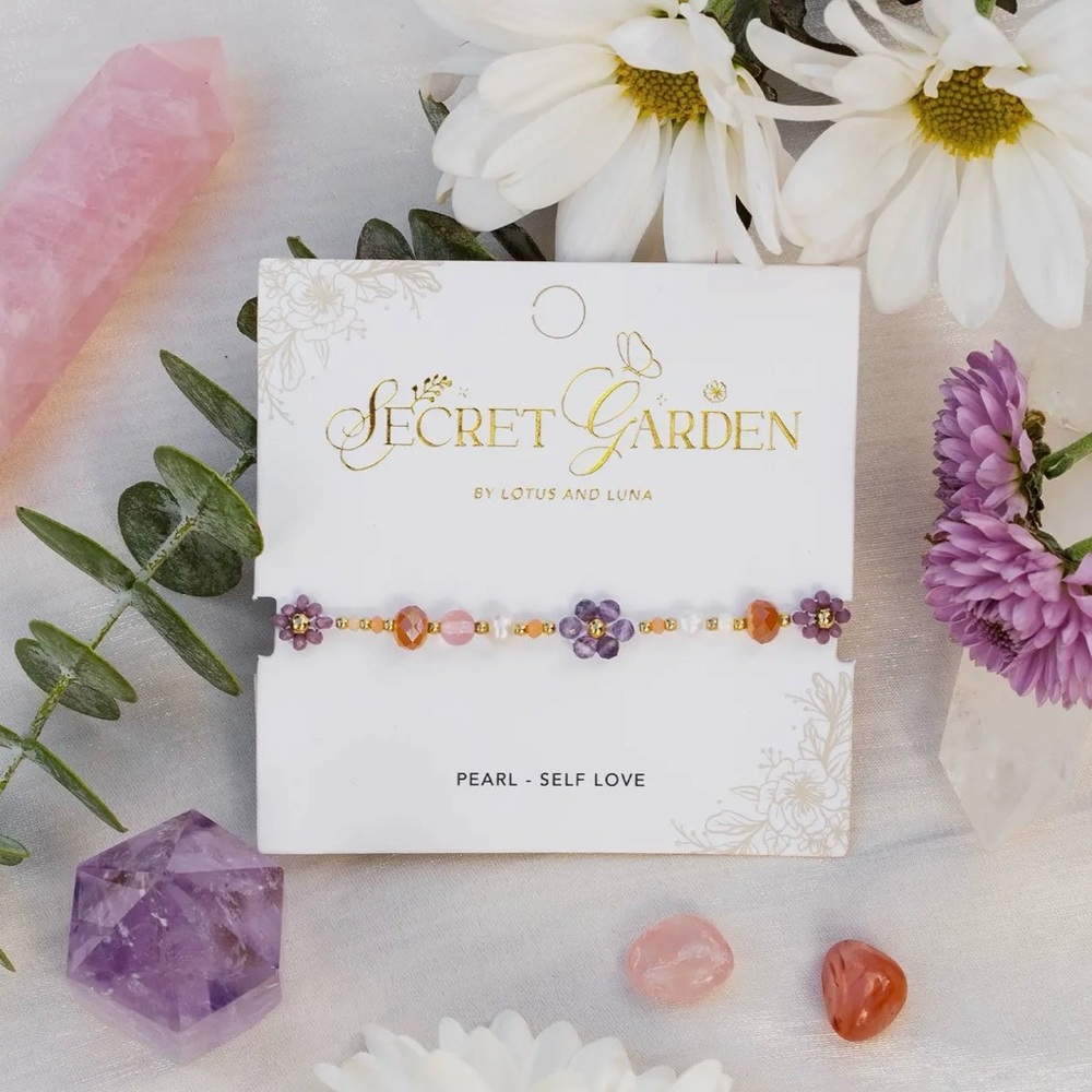 Blossoming Beauty Secret
Garden Bracelet